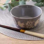 PLANTAREE 美濃燒碗深灰色白鳥花朵